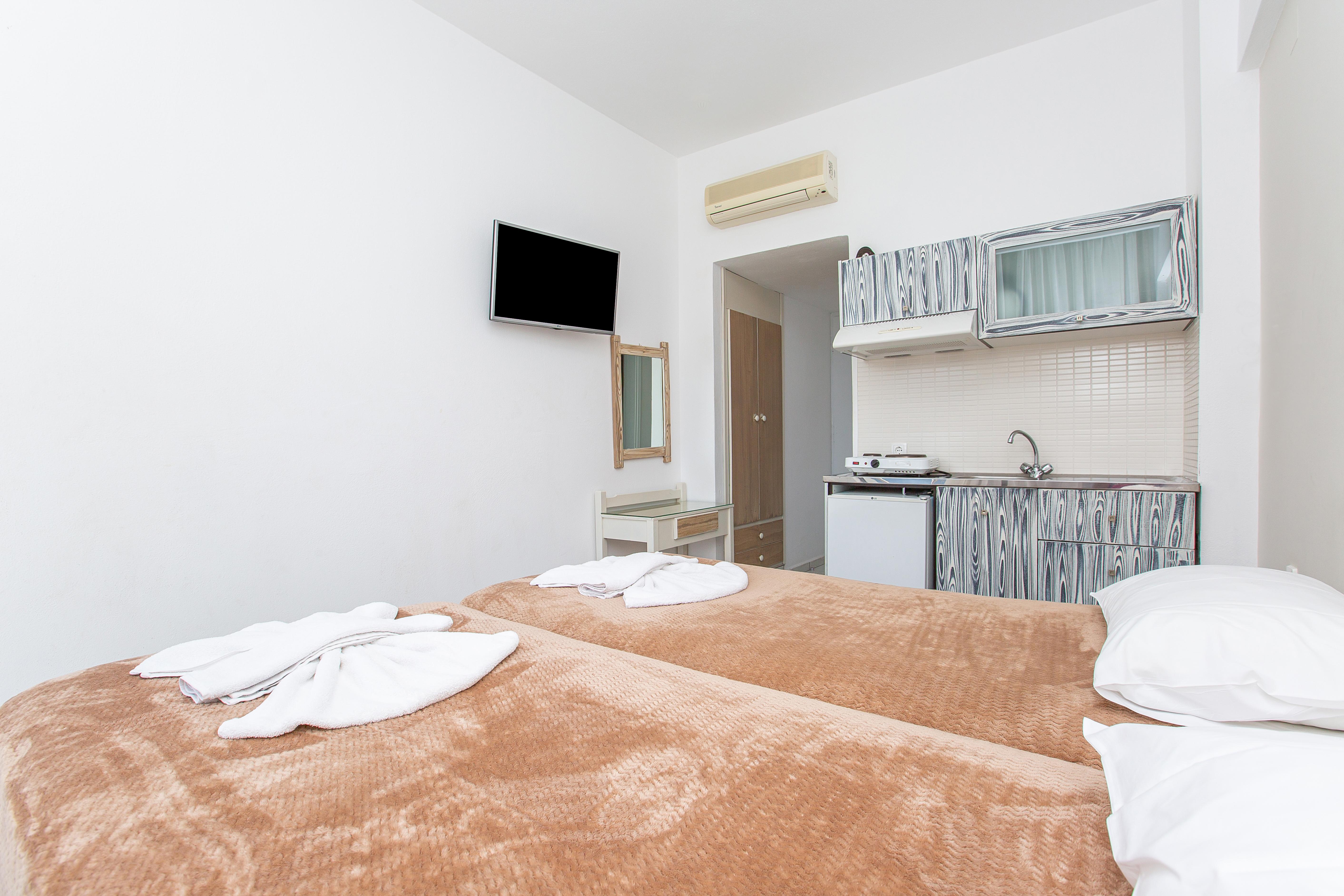 Hermes Hotel Malia Exterior photo